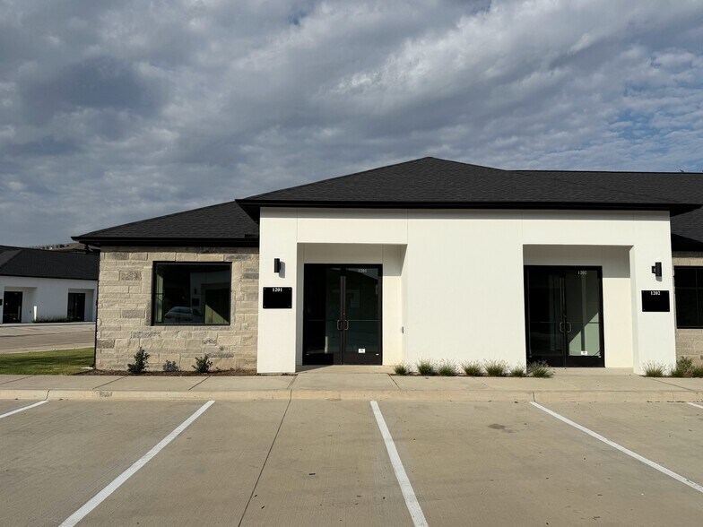6000 Alma Rd, McKinney, TX à louer - Photo du bâtiment - Image 2 de 42