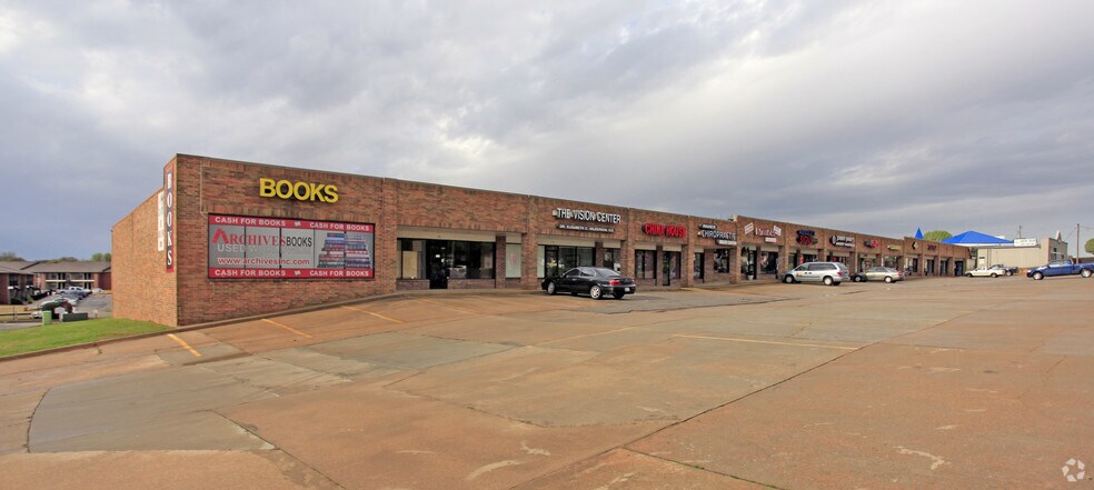 1816-1824 E 2nd St, Edmond, OK à louer - Photo du bâtiment - Image 2 de 2