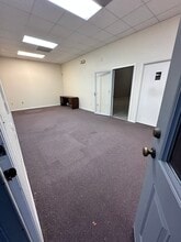 221 Strawberry Oaks Dr, Orange City, FL for lease Interior Photo- Image 2 of 7