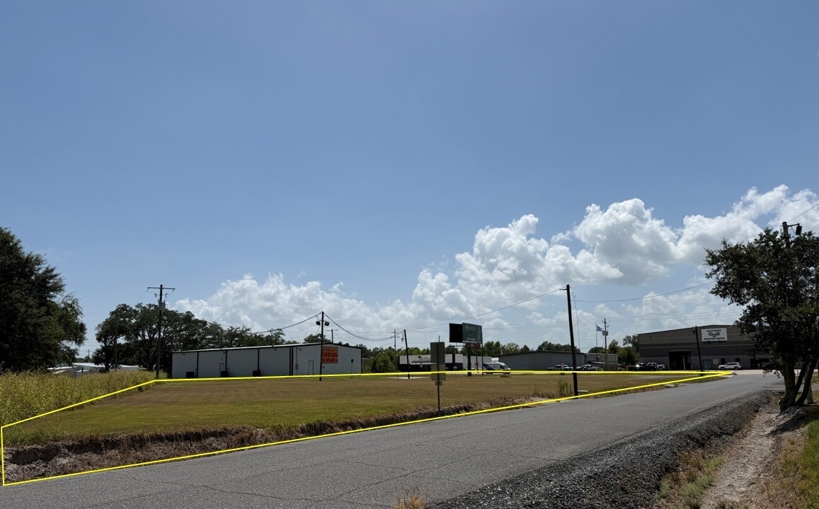 5405 Common Street, Lake Charles, LA for lease Primary Photo- Image 1 of 3