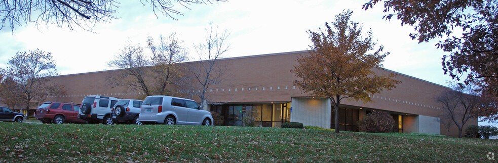 8400-8416 NW 107th Ter, Kansas City, MO à louer - Photo du bâtiment - Image 2 de 7