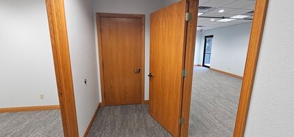 5793 W Grande Market Dr, Appleton, WI for lease Interior Photo- Image 2 of 10
