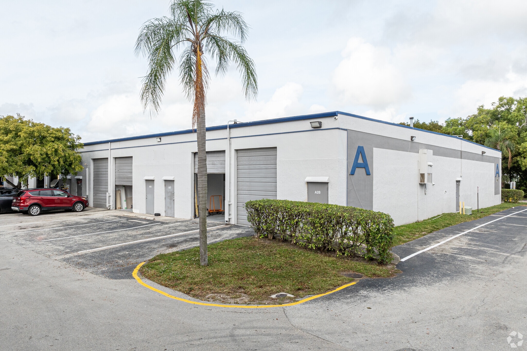 7544 W McNab Rd, North Lauderdale, FL for lease Primary Photo- Image 1 of 7