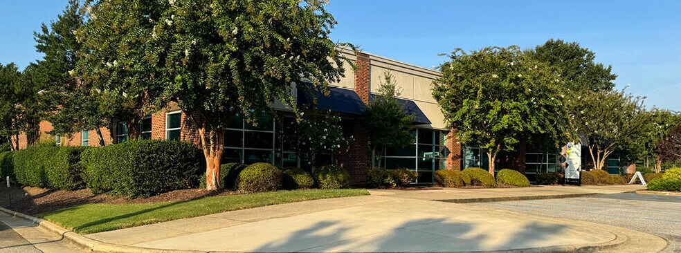 1610 Center St, Apex, NC à vendre - Photo du bâtiment - Image 2 de 7