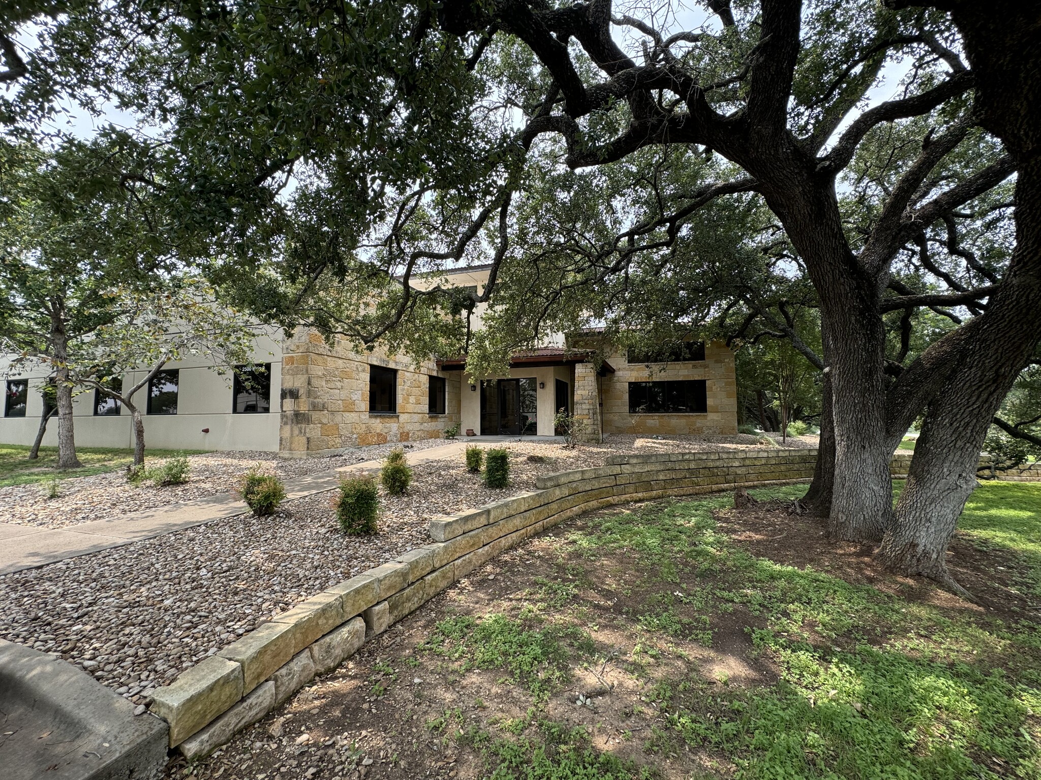 2500 NE Inner Loop, Georgetown, TX for lease Building Photo- Image 1 of 9