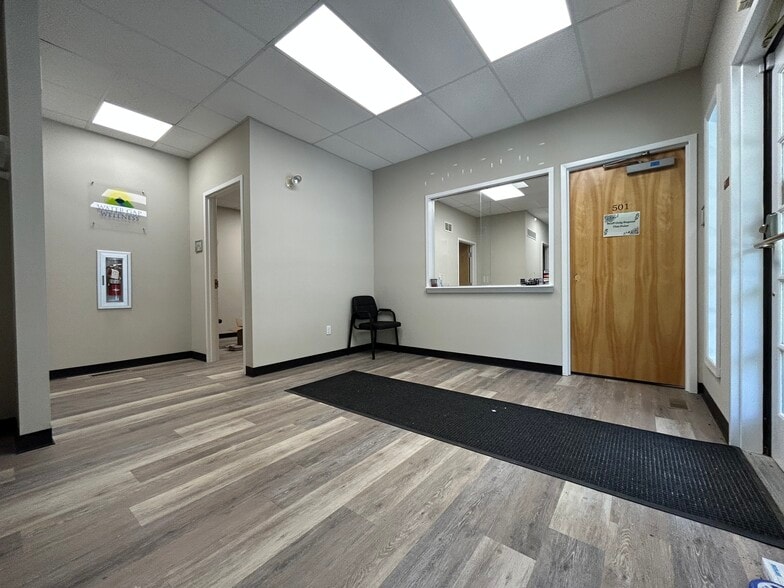 526 Independence Rd, East Stroudsburg, PA for sale - Building Photo - Image 3 of 16