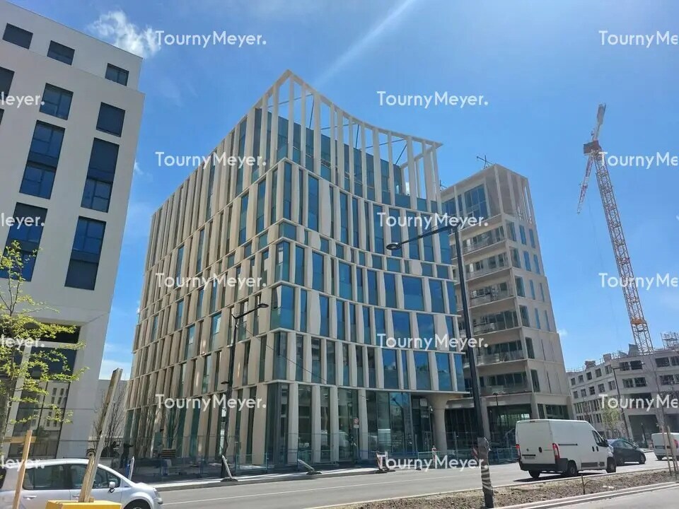 Office in Bordeaux for lease Building Photo- Image 1 of 8