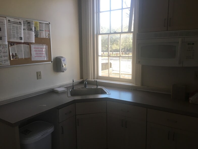 20978 Port Hickey Rd, Zachary, LA for lease - Interior Photo - Image 3 of 4