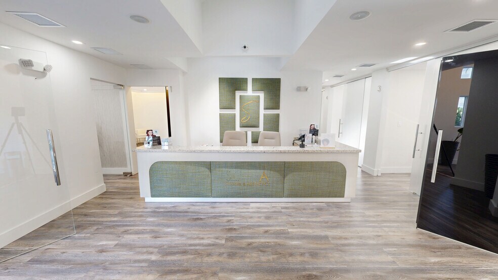 1355 Alton Rd, Miami Beach, FL à louer - Photo du bâtiment - Image 3 de 5