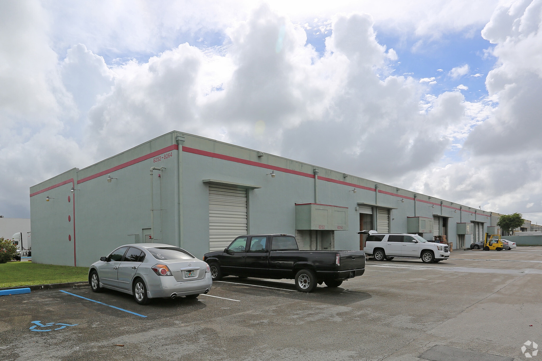 8252-8278 NW 70th St, Miami, FL for lease Building Photo- Image 1 of 10