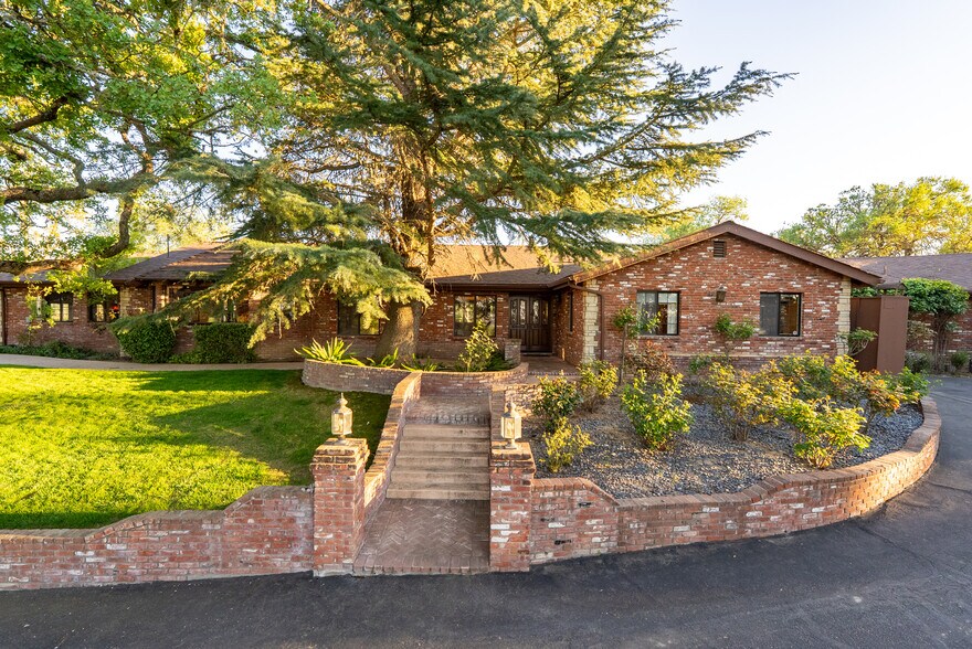 6125 El Pomar Dr, Templeton, CA à vendre - Photo du bâtiment - Image 1 de 66