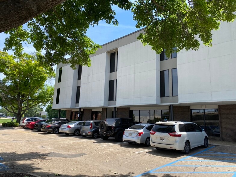 3007 Knight St, Shreveport, LA for lease - Building Photo - Image 3 of 12