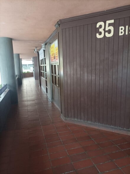 Rambla de Sant Sebastià, Santa Coloma de Gramenet, Barcelona à louer - Photo du bâtiment - Image 3 de 4