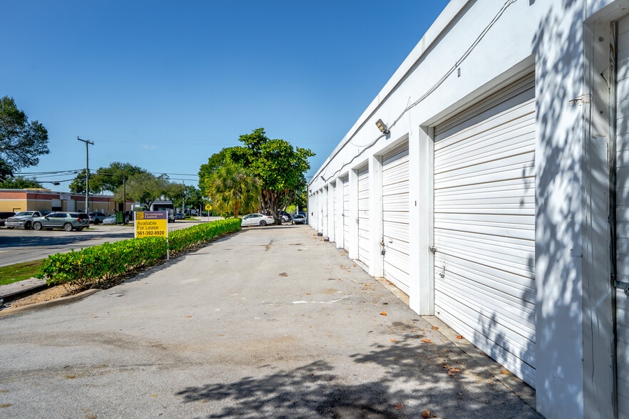 2411-2451 NW 1st Ave, Boca Raton, FL à louer - Photo du bâtiment - Image 2 de 17