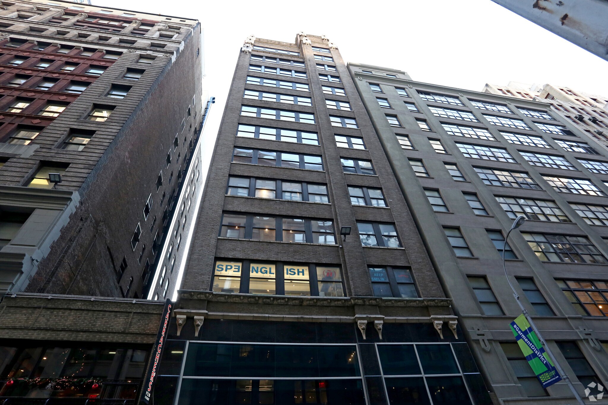230 W 39th St, New York, NY à louer Photo du bâtiment- Image 1 de 32