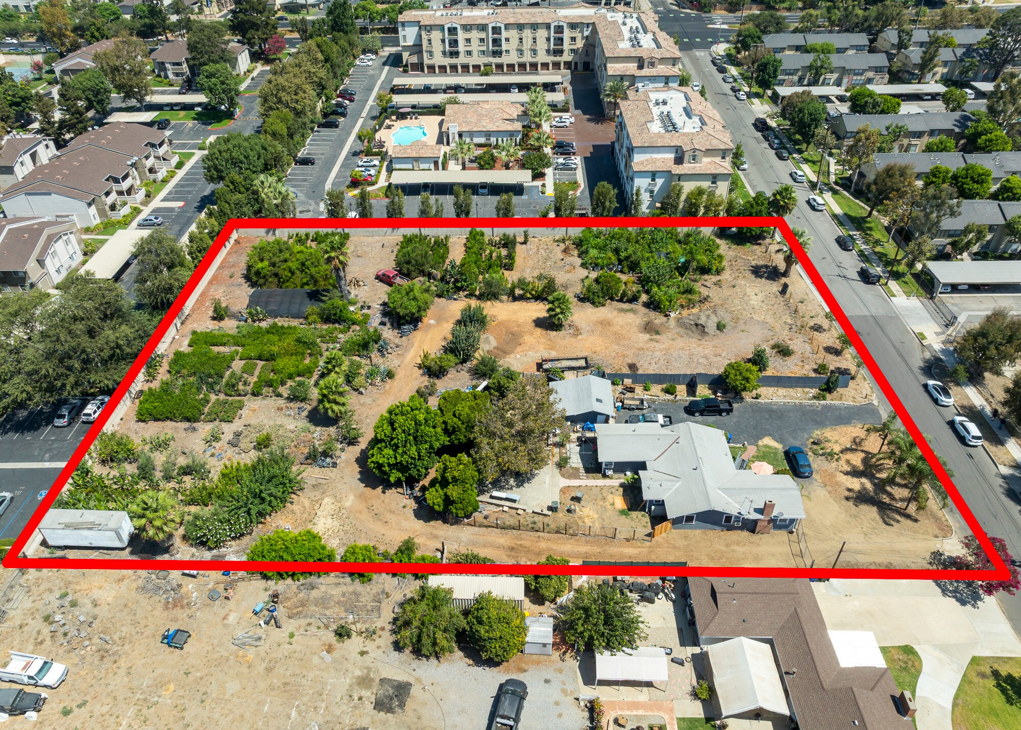 890 S Magnolia Ave, Ontario, CA à vendre Photo du bâtiment- Image 1 de 7