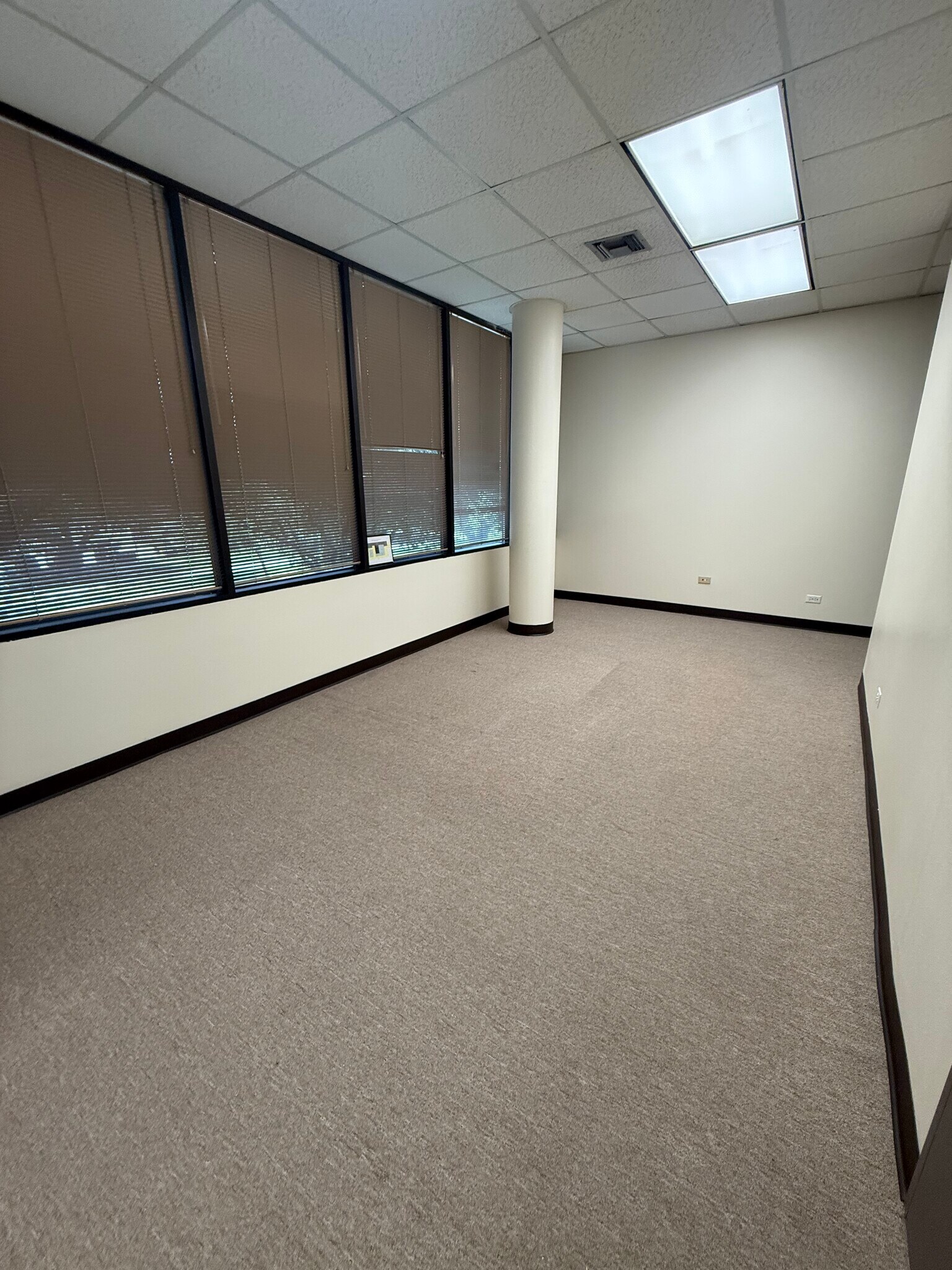 8121 Broadway St, Houston, TX à louer Photo intérieure- Image 1 de 8
