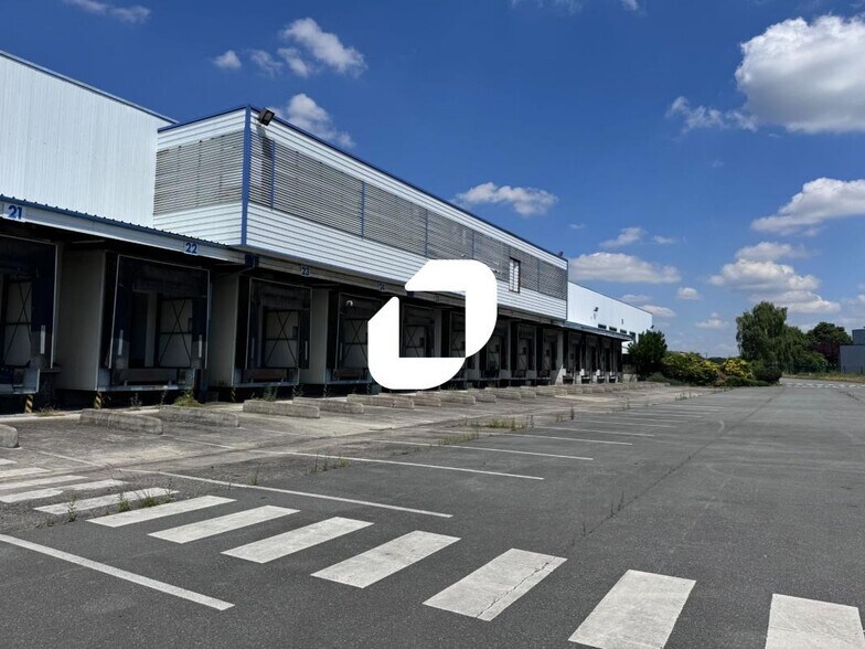 Industrial in Libercourt for lease - Building Photo - Image 2 of 7