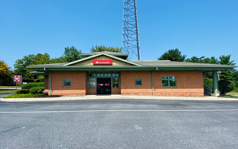 3060 Industry Dr, Lancaster, PA à louer - Photo du bâtiment - Image 2 de 25