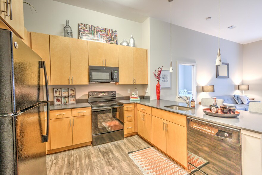 395 S Highland St, Memphis, TN à louer - Photo intérieure - Image 3 de 46