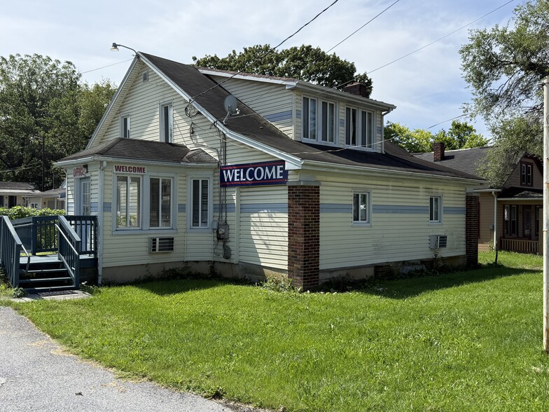 Motel & House portfolio of 1 properties for sale on LoopNet.ca - Building Photo - Image 2 of 9