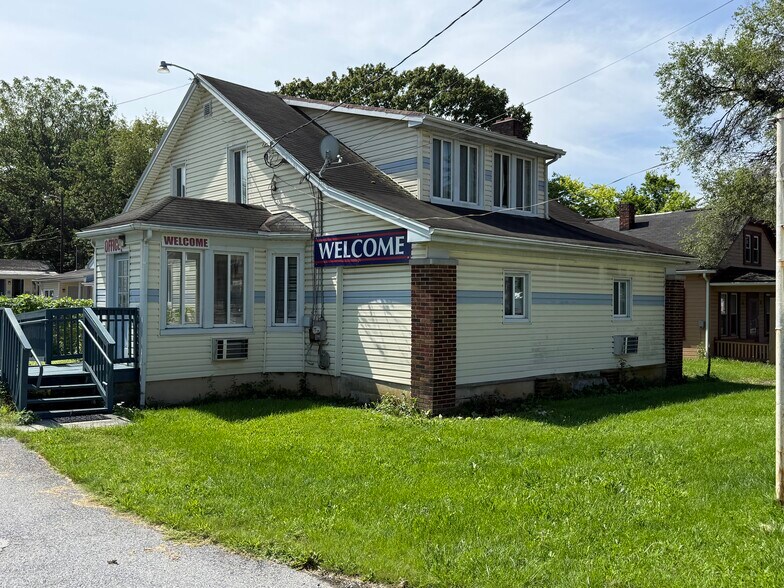 Motel & House portefeuille de 1 propriétés à vendre sur LoopNet.ca - Photo du bâtiment - Image 2 de 9