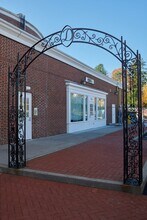 1077 Post Rd, Darien, CT for lease Building Photo- Image 2 of 4