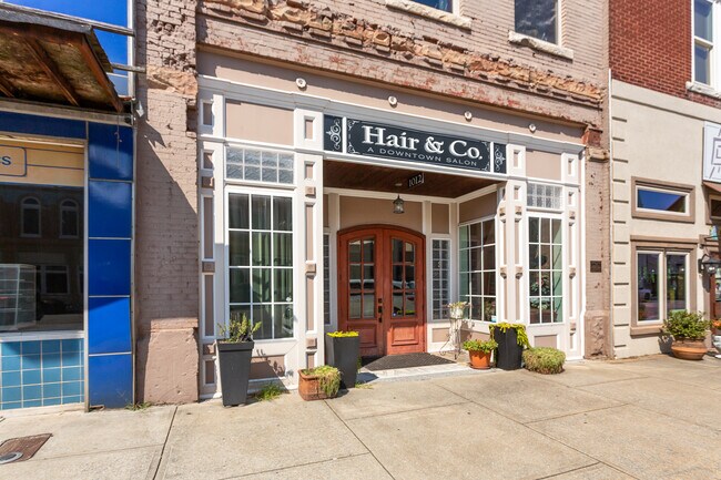 More details for 1012 Noble St, Anniston, AL - Retail for Sale