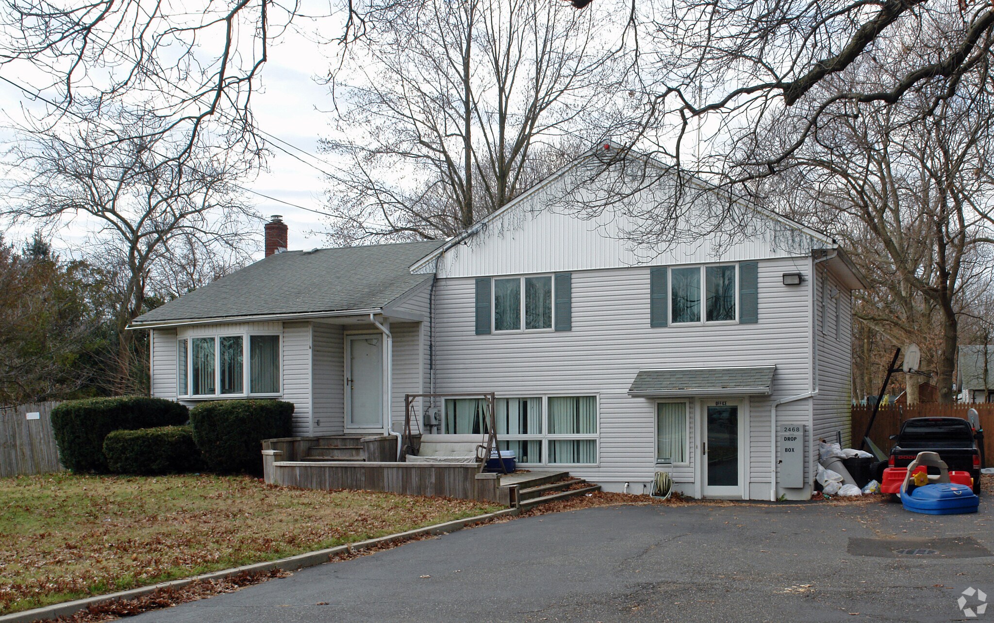 2468 Ocean Ave, Ronkonkoma, NY à vendre Photo principale- Image 1 de 3