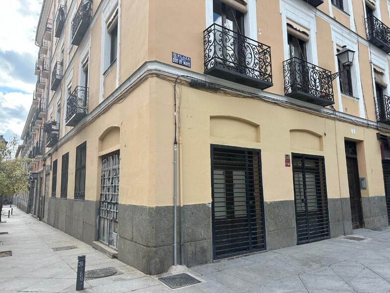 Plaza del Dos de Mayo, 4, Madrid, Madrid à louer - Photo du bâtiment - Image 1 de 1