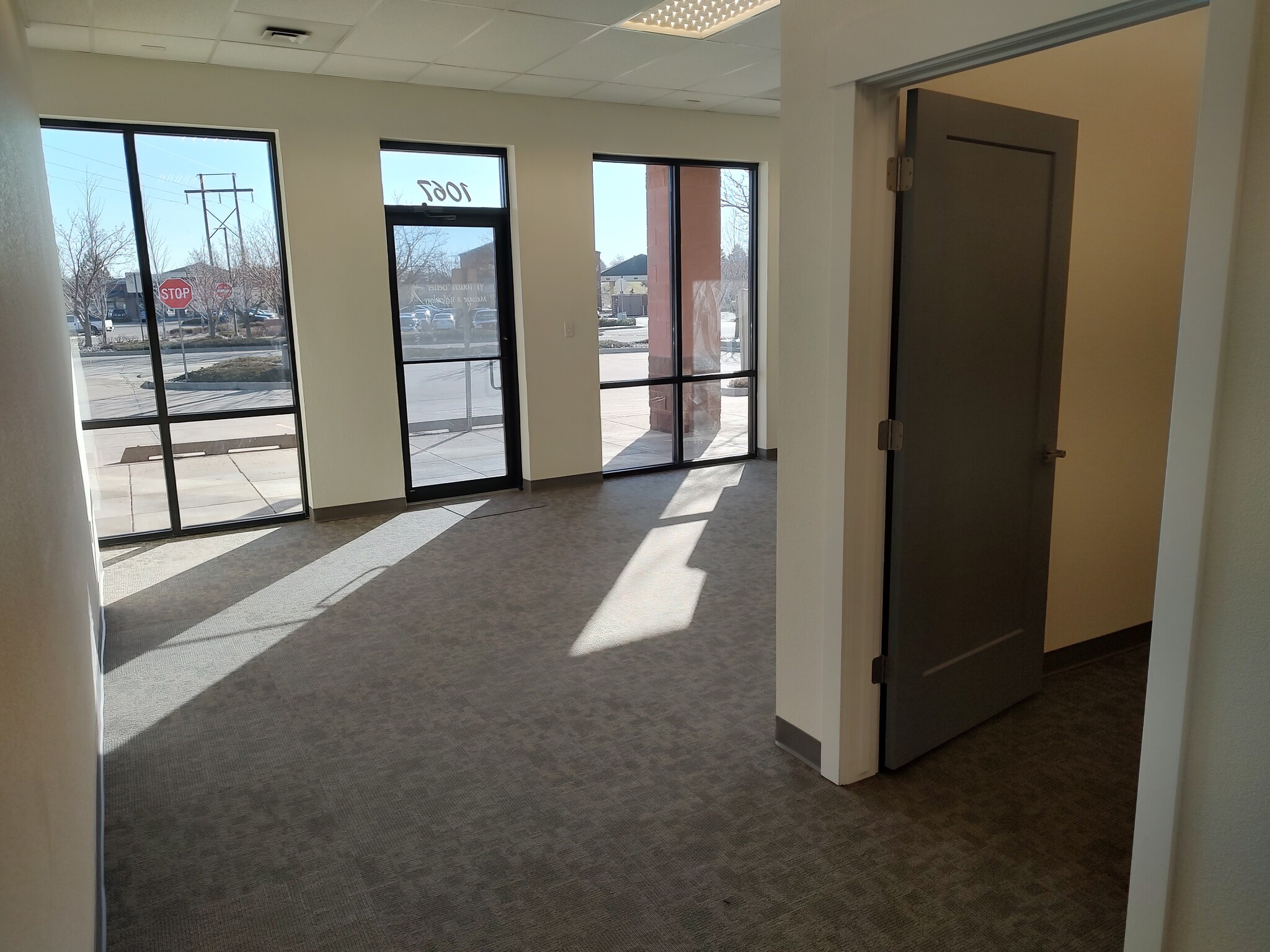 1043-1067 Eagle Dr, Loveland, CO à louer Photo intérieure- Image 1 de 7