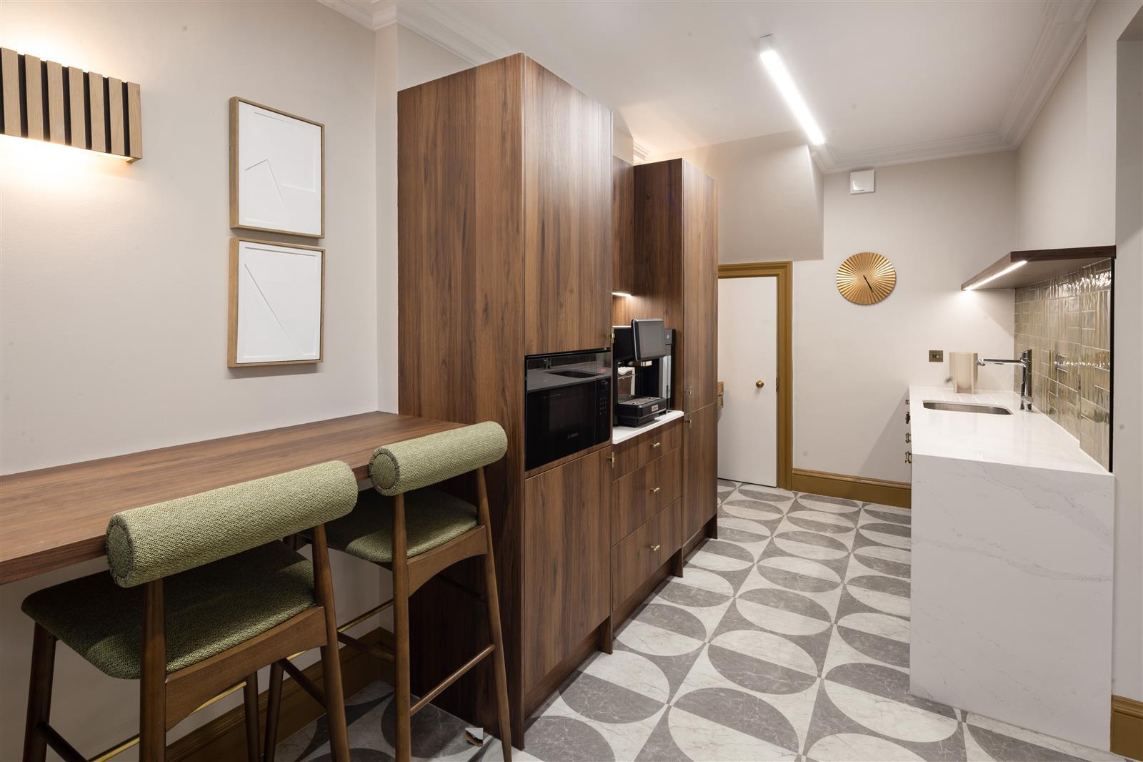 142 Buckingham Palace Rd, London for lease Interior Photo- Image 1 of 4