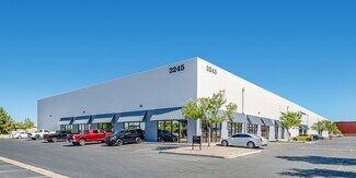 Plus de détails pour 3245 E Patrick Ln, Las Vegas, NV - Industriel à louer