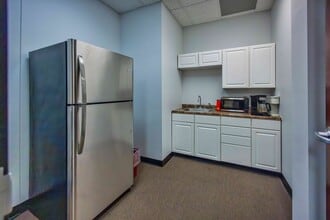 1952 Mcdowell Rd, Naperville, IL for lease Interior Photo- Image 2 of 6