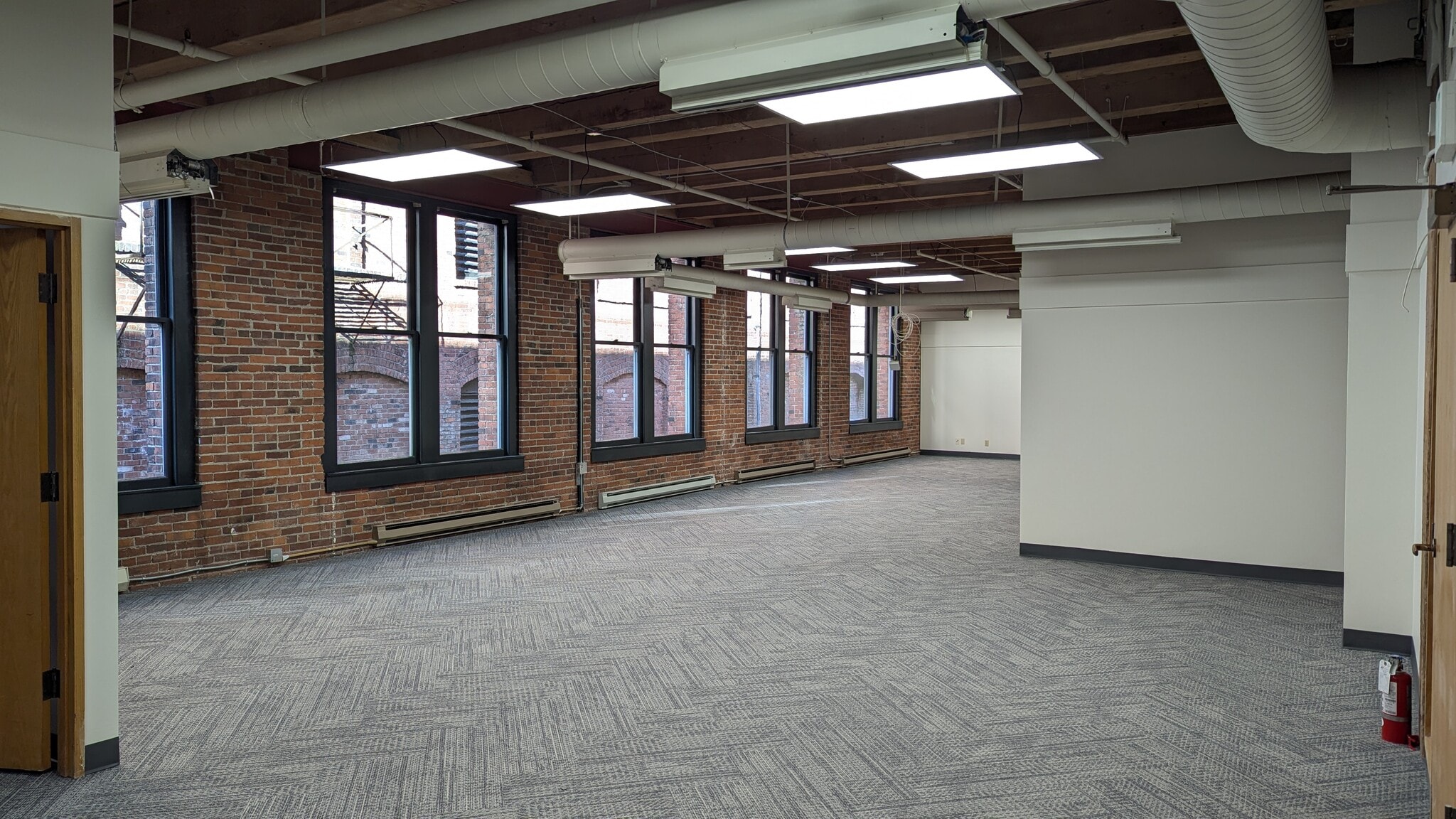 401 2nd Ave S, Seattle, WA for lease Interior Photo- Image 1 of 3