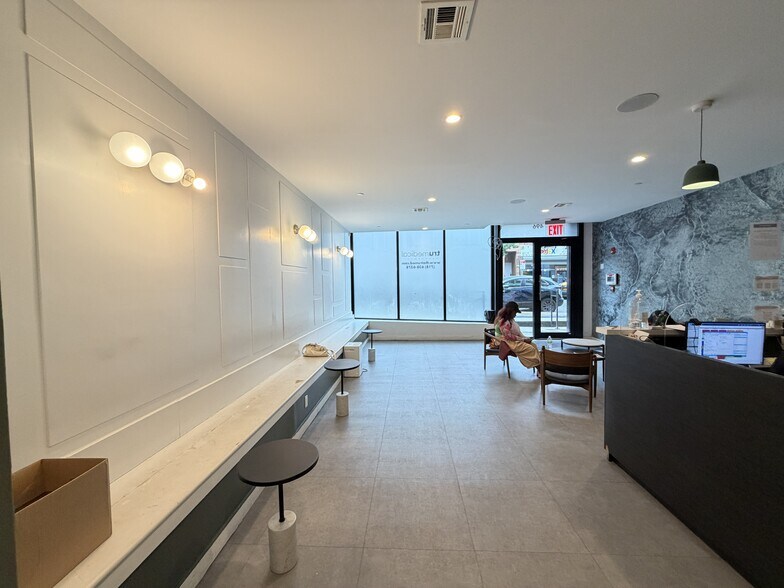 500 Dekalb Ave, Brooklyn, NY à louer - Photo du bâtiment - Image 3 de 15
