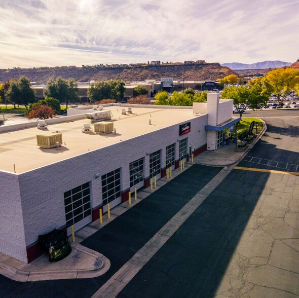 528 N Mall Dr, Saint George, UT à louer - Photo du bâtiment - Image 2 de 6