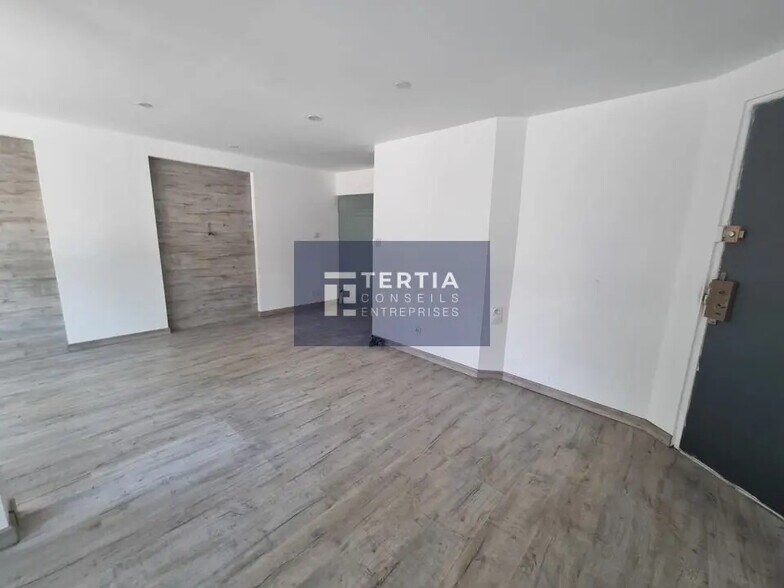 Office in Montpellier for lease - Building Photo - Image 3 of 8