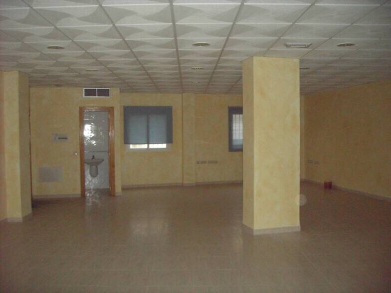 Office in El Ejido, Almería for lease - Building Photo - Image 3 of 5