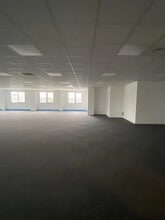 22 Rue Du 35Eme Regiment D'Aviation, Bron à louer Photo du bâtiment- Image 2 de 3