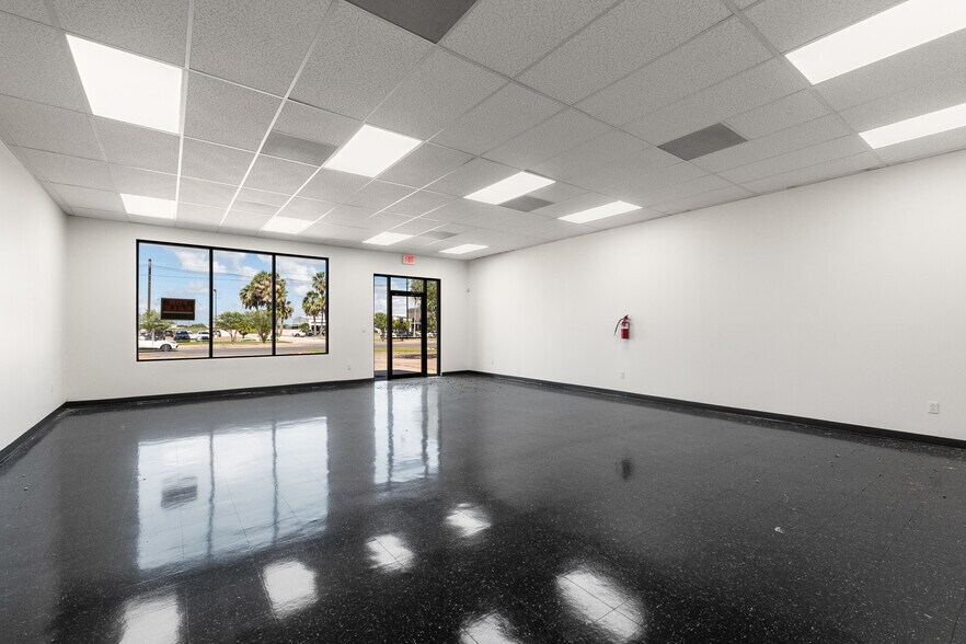 205 N Loop 499, Harlingen, TX à vendre - Photo du bâtiment - Image 3 de 23