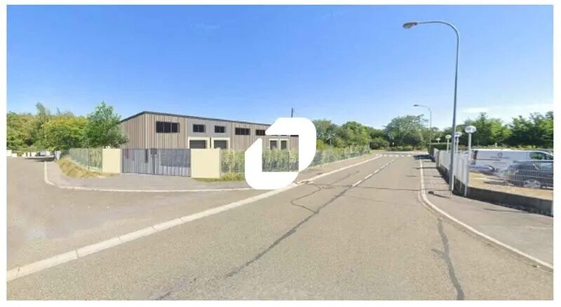 Flex in Ennery for lease Building Photo- Image 1 of 17