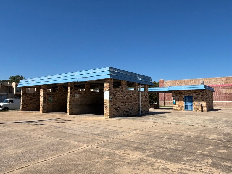 521 Alegre Vista Dr, Denton, TX for sale - Building Photo - Image 3 of 7