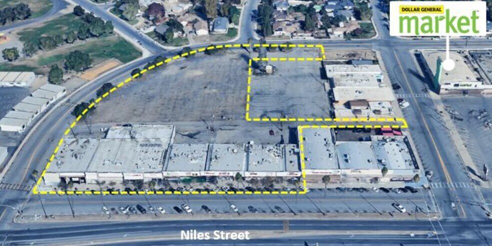 Value-Add Retail portefeuille de 2 propriétés à vendre sur LoopNet.ca - Photo du bâtiment - Image 2 de 8