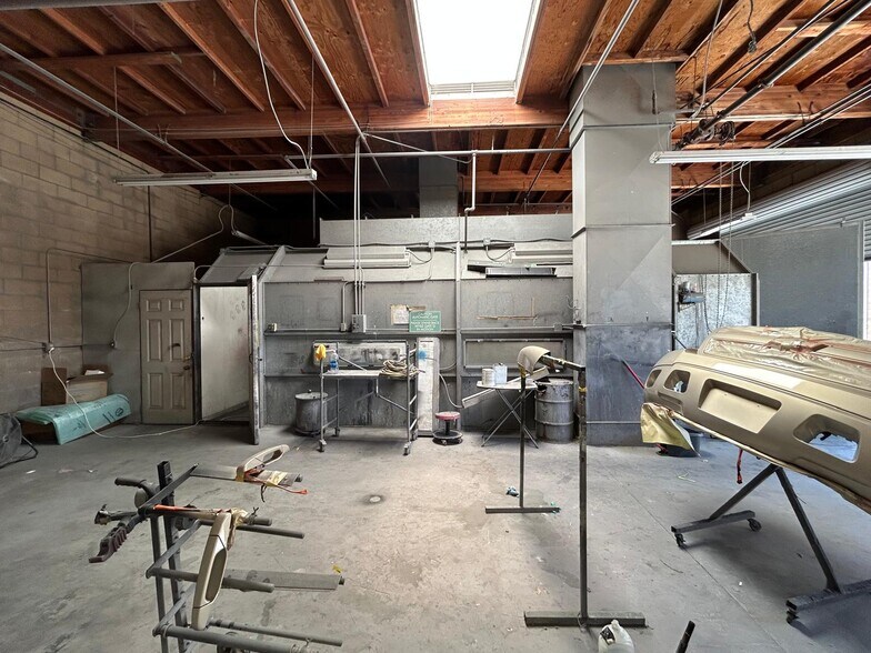 560 W California St, Ontario, CA for lease - Building Photo - Image 2 of 10