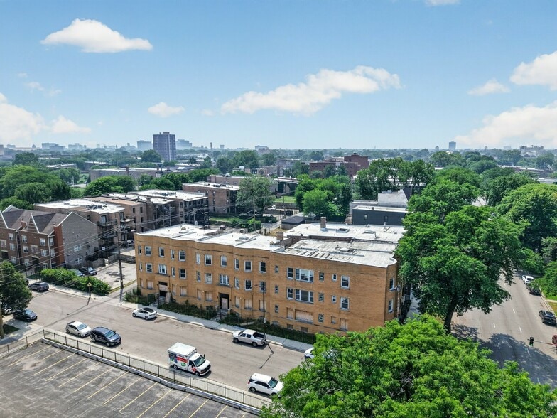 4901 S Michigan Ave, Chicago, IL for sale - Building Photo - Image 2 of 8