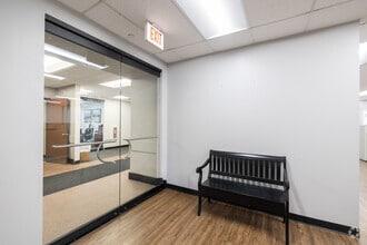 21-00 State Route 208, Fair Lawn, NJ à louer Photo intérieure- Image 2 de 12