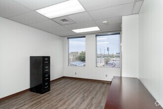 6070 Gateway Blvd E, El Paso, TX for lease Interior Photo- Image 2 of 2
