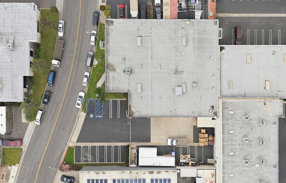 5701 Engineer Dr, Huntington Beach, CA for lease - Building Photo - Image 3 of 8