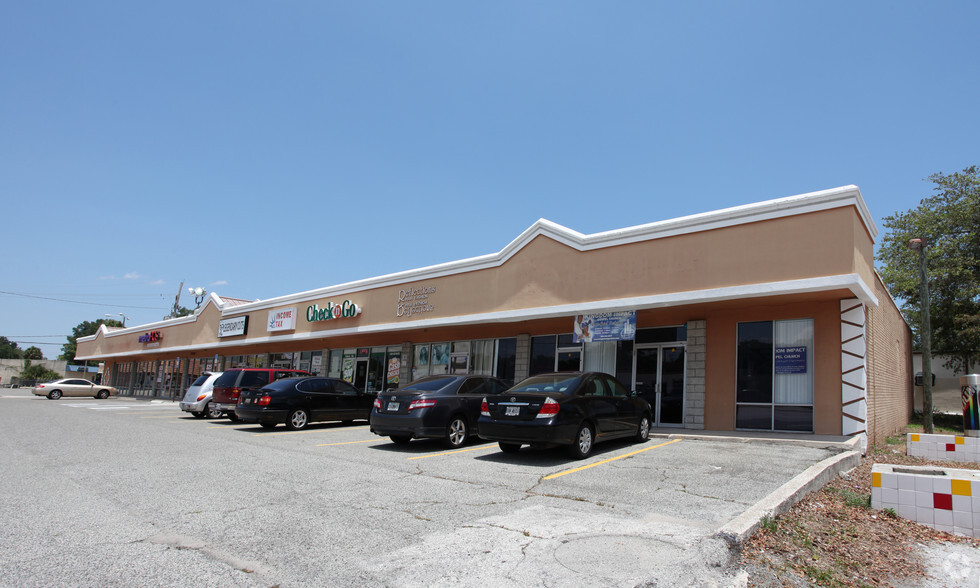 1229-1245 N Arlington Rd, Jacksonville, FL for lease - Building Photo - Image 2 of 3